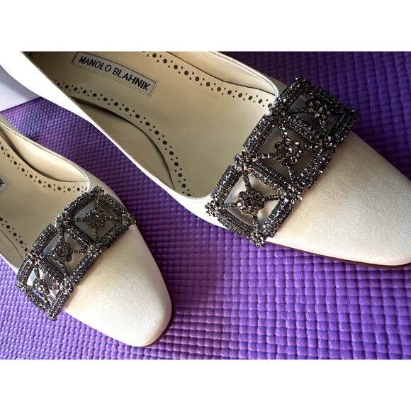 $1315 Manolo Blahnik Pumps Silieraso Silk Crystal Ornament Size 37 NEW Heels - Picture 6 of 13